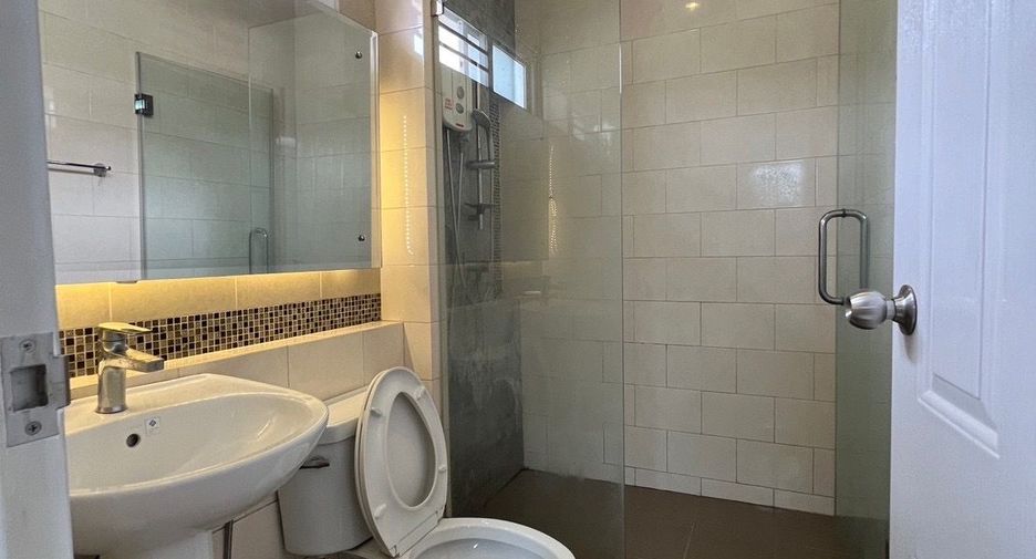 出售 和 出租 3 卧室 独立屋 在 Saraphi, Chiang Mai