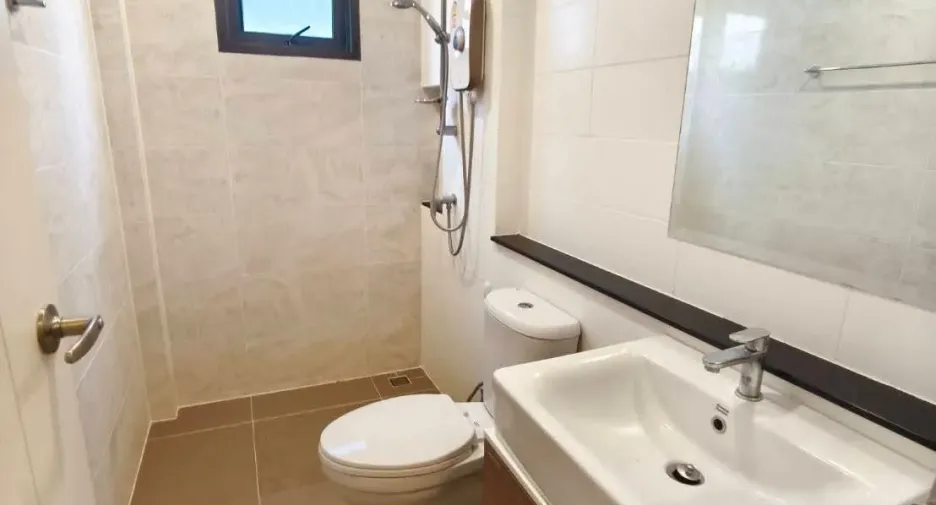 Casa en venta y en alquiler de 4 habitaciones en Saphan Sung, Bangkok
