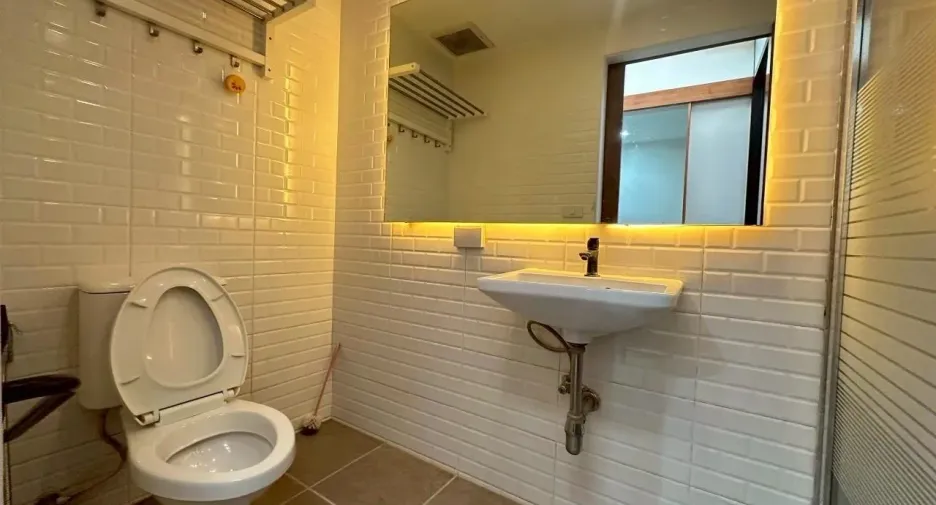 For rent 2 bedrooms townhouse in Mueang Chiang Mai, Chiang Mai