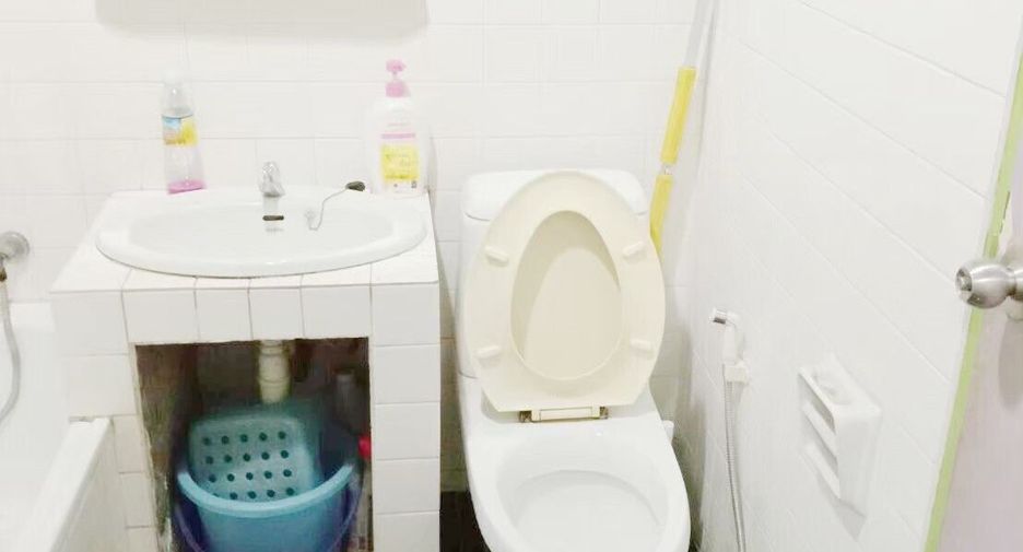 For sale 2 bedrooms townhouse in Don Mueang, Bangkok
