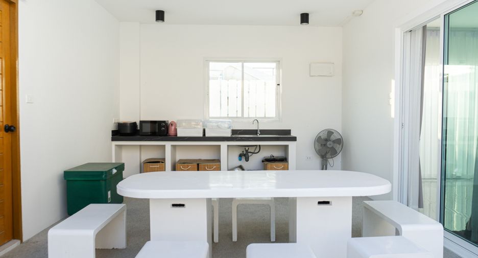 For rent 4 bedrooms villa in Hua Hin, Prachuap Khiri Khan