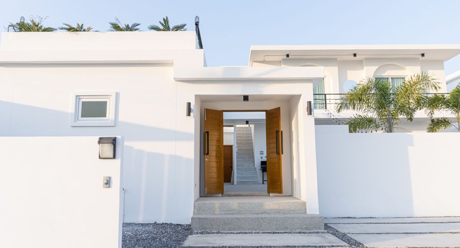 For rent 4 bedrooms villa in Hua Hin, Prachuap Khiri Khan