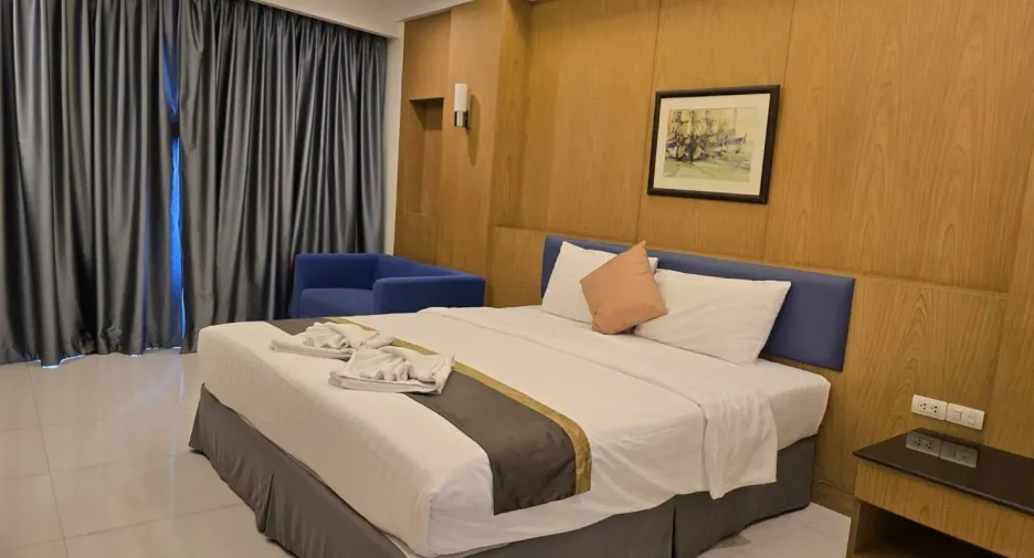 For sale 23 bedrooms hotel in Hua Hin, Prachuap Khiri Khan