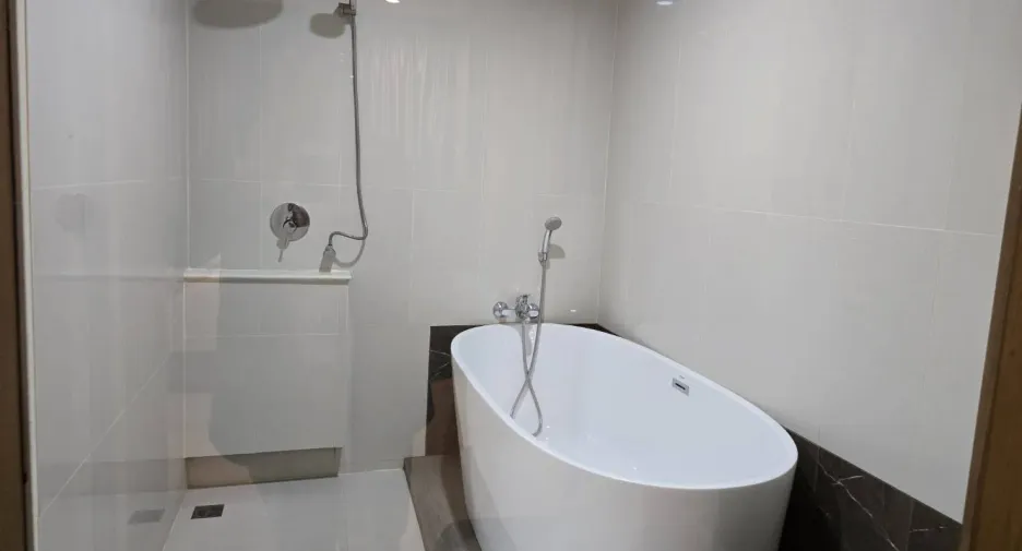 For sale 23 bedrooms hotel in Hua Hin, Prachuap Khiri Khan