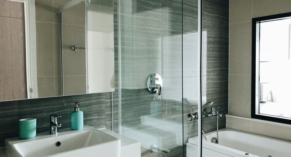 For sale 1 bed condo in Si Racha, Chonburi