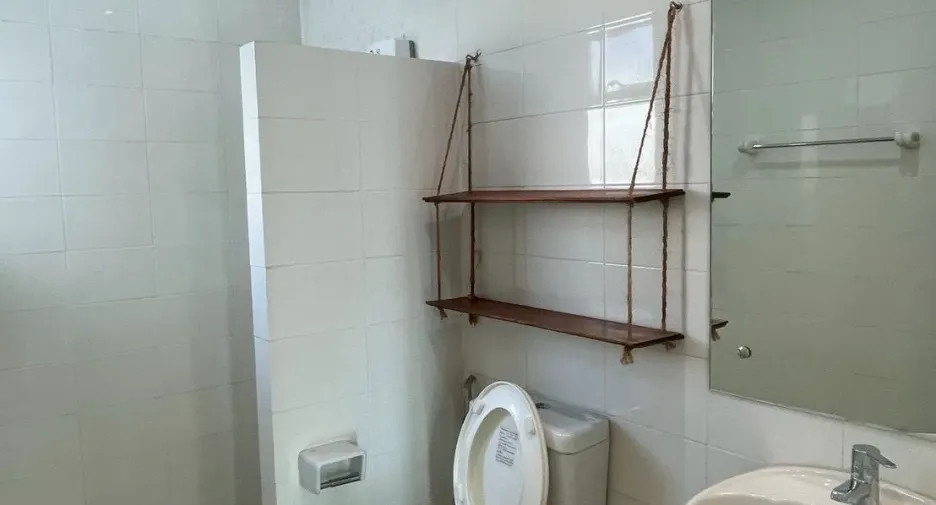 For rent 3 bedrooms townhouse in Mueang Chiang Mai, Chiang Mai