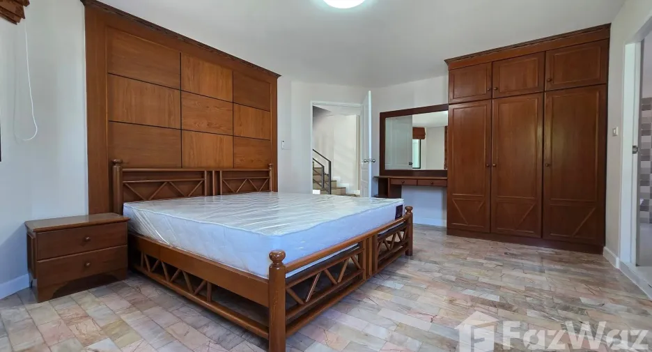 For sale and for rent 5 bedrooms villa in Mueang Chiang Mai, Chiang Mai