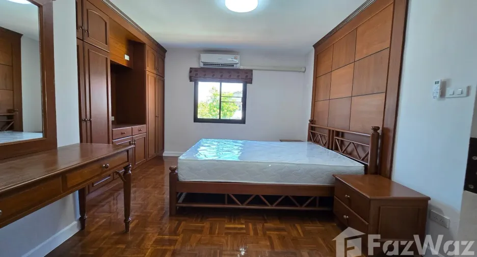 For sale and for rent 5 bedrooms villa in Mueang Chiang Mai, Chiang Mai
