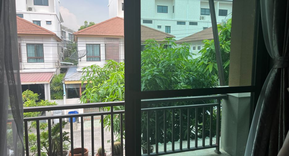 Haus zum Kauf mit 3 Zimmer in Suan Luang, Bangkok