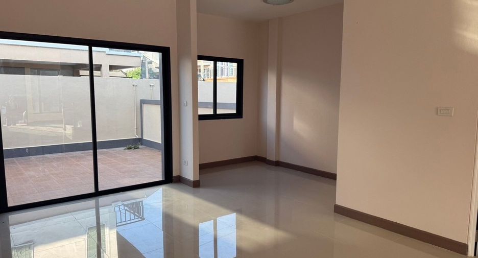 For sale 3 bedrooms townhouse in Hua Hin, Prachuap Khiri Khan