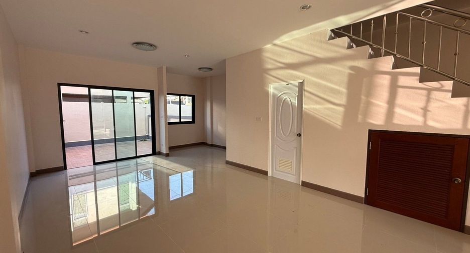 For sale 3 bedrooms townhouse in Hua Hin, Prachuap Khiri Khan