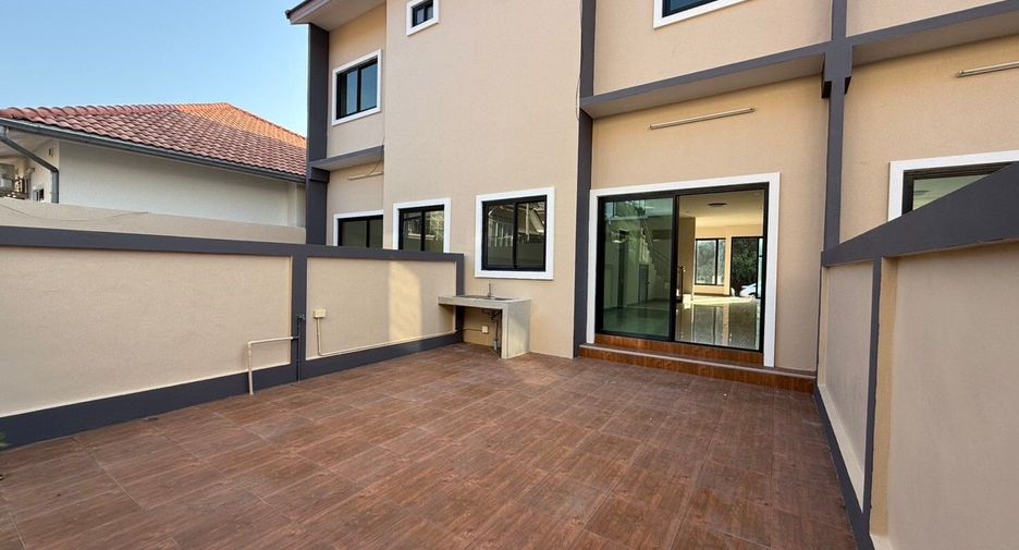 For sale 3 bedrooms townhouse in Hua Hin, Prachuap Khiri Khan