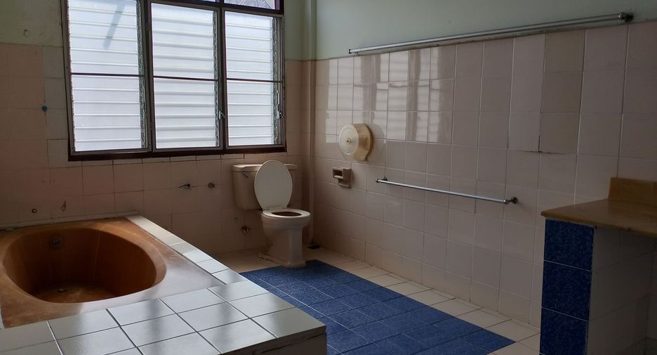 For sale 3 bedrooms townhouse in Mueang Chiang Mai, Chiang Mai