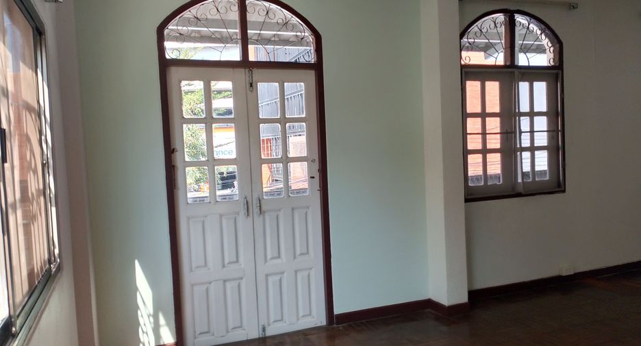 For sale 3 bedrooms townhouse in Mueang Chiang Mai, Chiang Mai