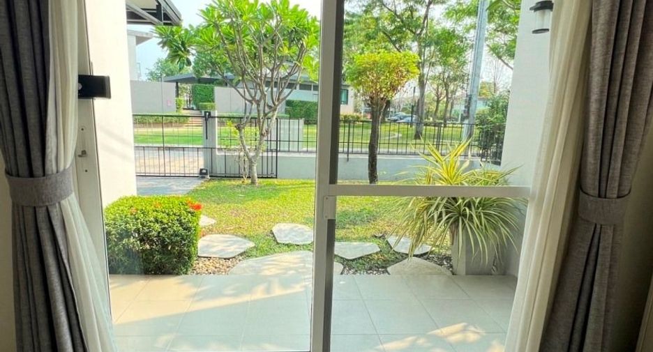 Casa en venta y en alquiler de 3 habitaciones en San Kamphaeng, Chiang Mai