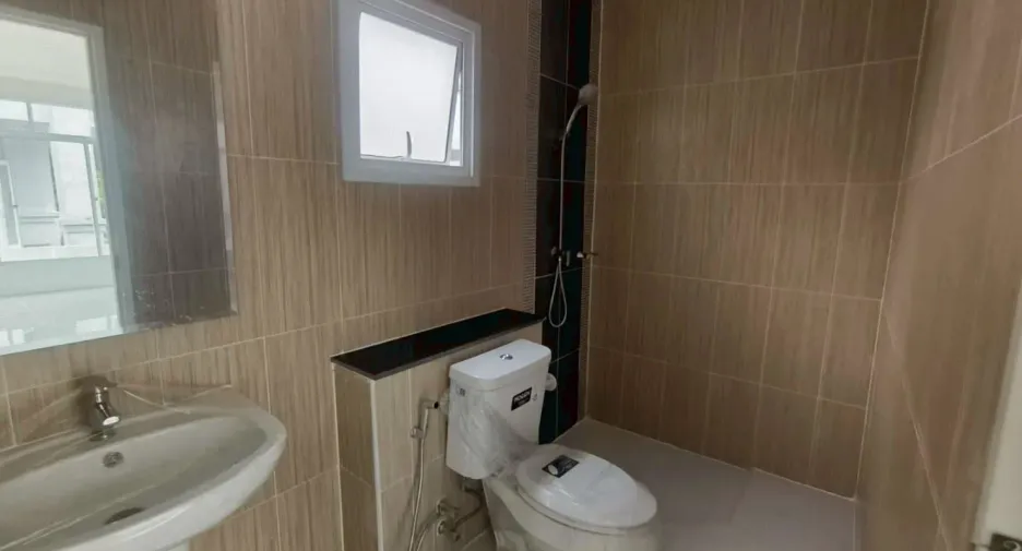 For sale 3 bedrooms house in Prawet, Bangkok