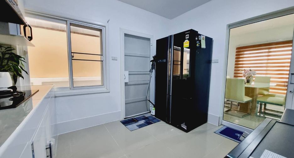 For rent 3 bedrooms house in Mueang Chiang Mai, Chiang Mai