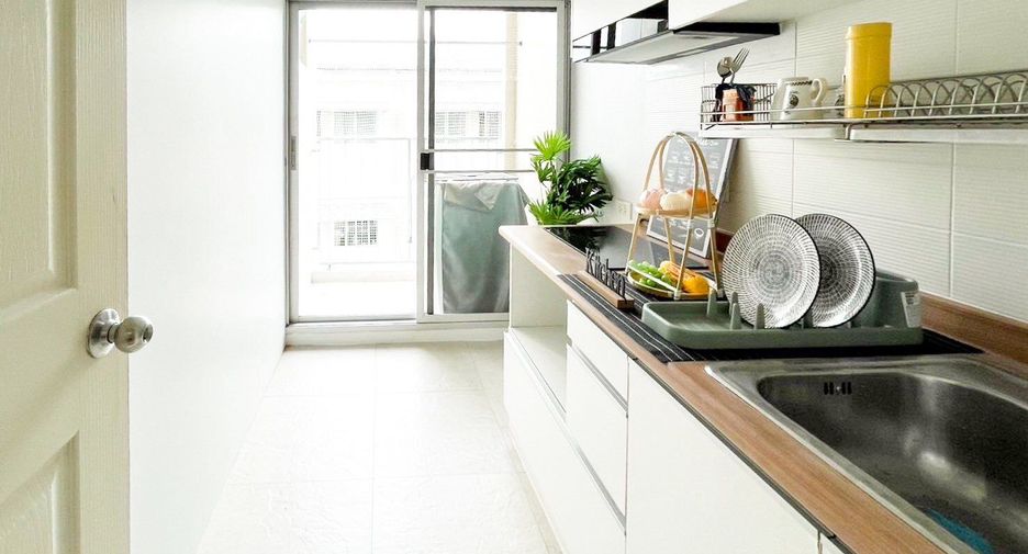 For sale 1 bed condo in Huai Khwang, Bangkok