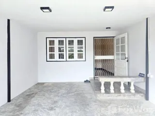 À vendre 2 chambres maison de ville à Mueang Chiang Mai, Chiang Mai