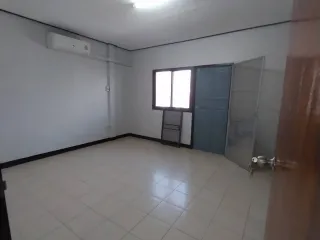 出售 2 卧室 联排别墅 在 Mueang Samut Prakan, Samut Prakan
