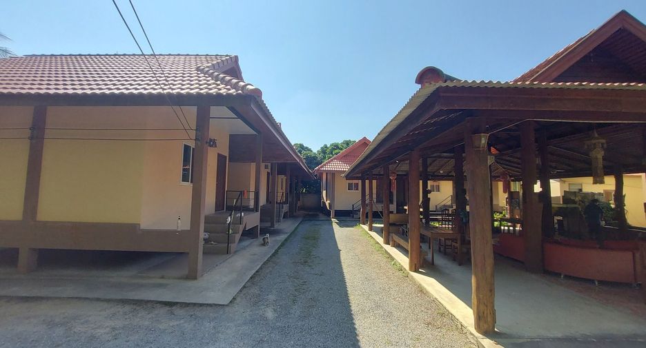 For sale 9 ベッドルーム hotel in Saraphi, Chiang Mai