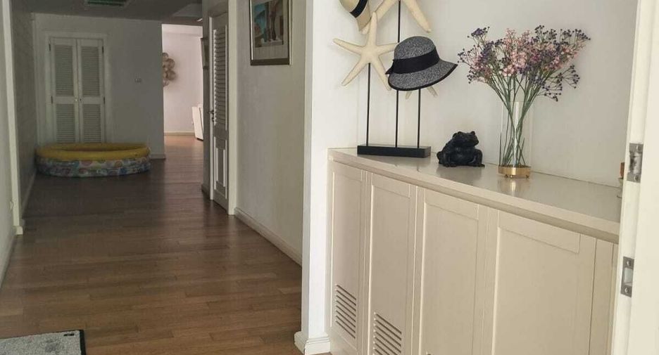 For sale 4 bedrooms condo in Hua Hin, Prachuap Khiri Khan