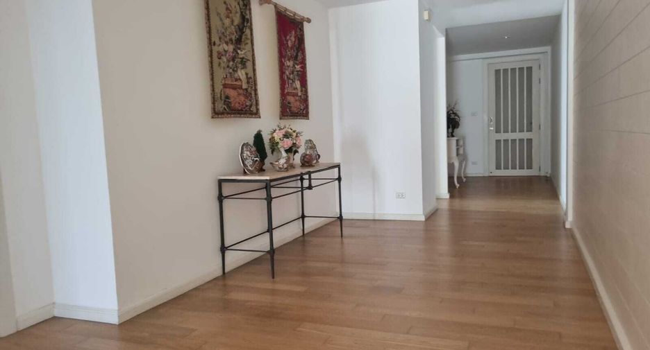 For sale 4 bedrooms condo in Hua Hin, Prachuap Khiri Khan