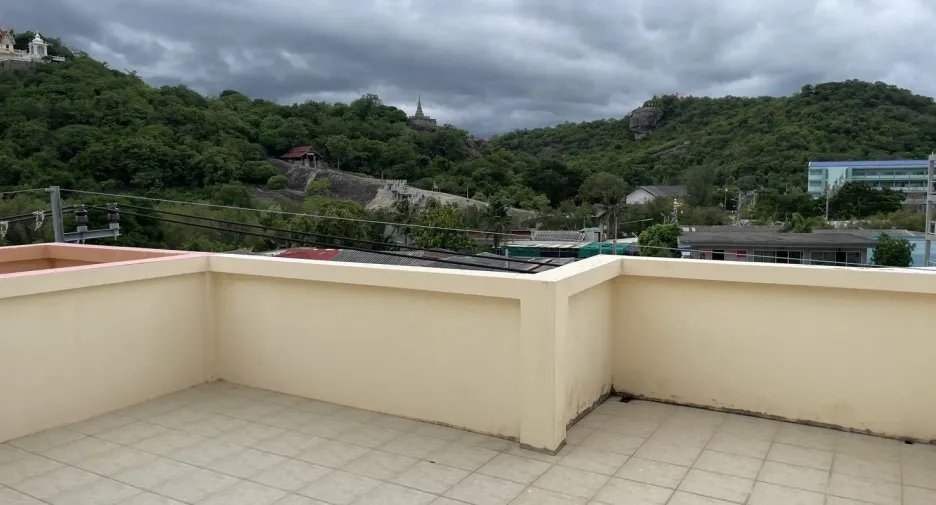 For rent 3 bedrooms townhouse in Hua Hin, Prachuap Khiri Khan