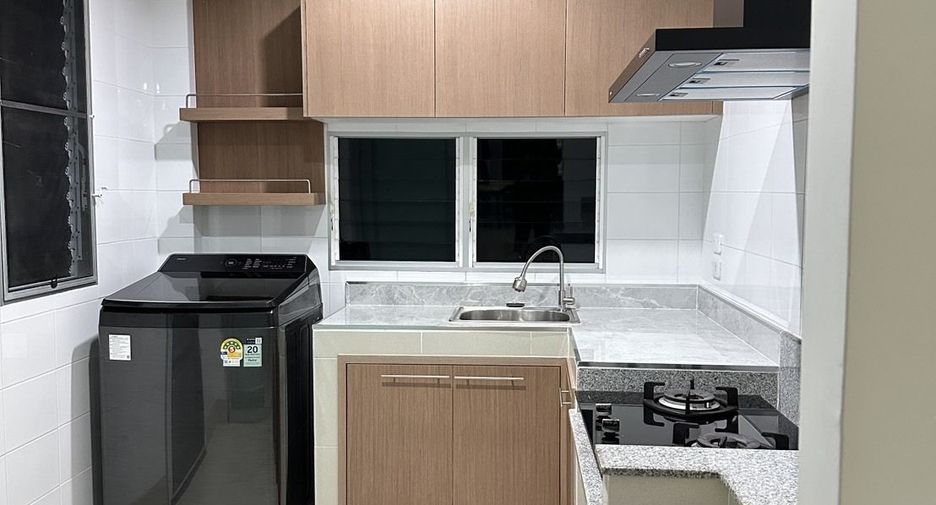 For rent 3 bedrooms house in Mueang Chiang Mai, Chiang Mai