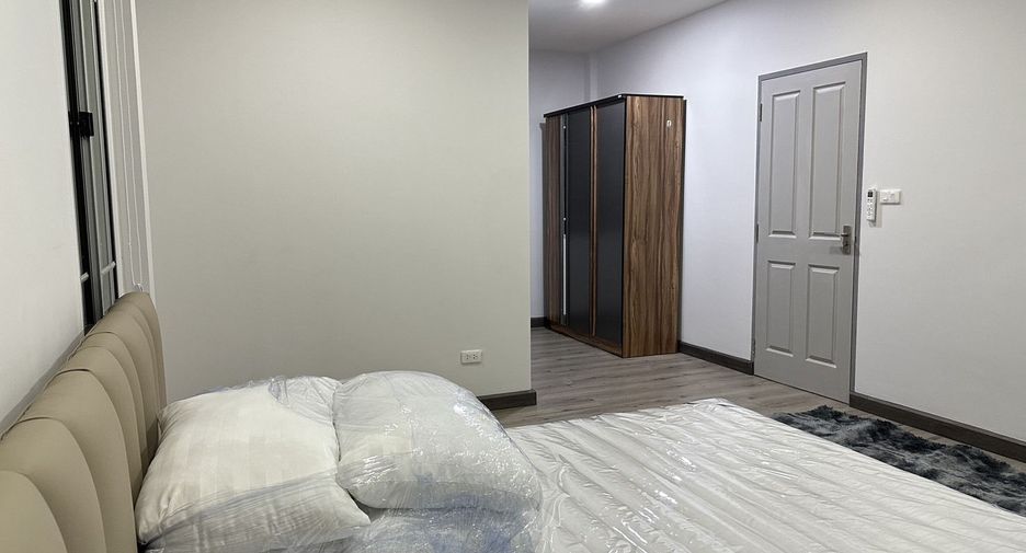 For rent 3 bedrooms house in Mueang Chiang Mai, Chiang Mai