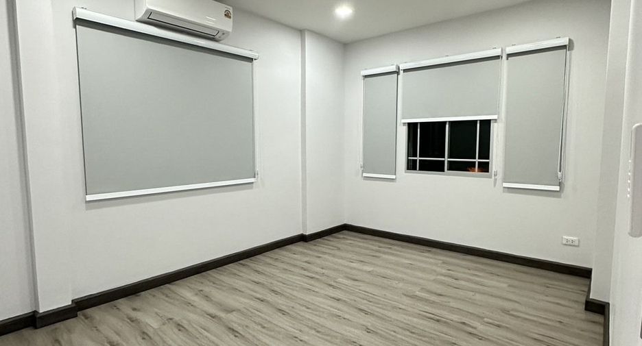 For rent 3 bedrooms house in Mueang Chiang Mai, Chiang Mai