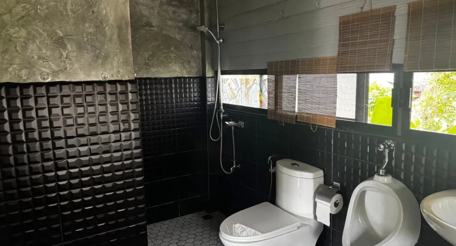 Casa en alquiler de 4 habitaciones en Hang Dong, Chiang Mai