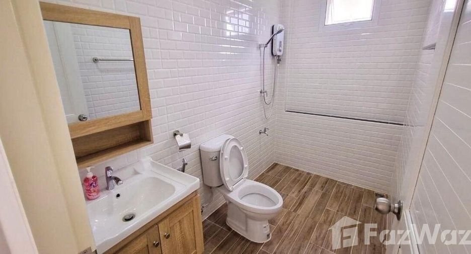 For rent 3 bedrooms house in Saraphi, Chiang Mai