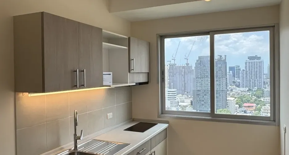 For sale 1 bed condo in Watthana, Bangkok