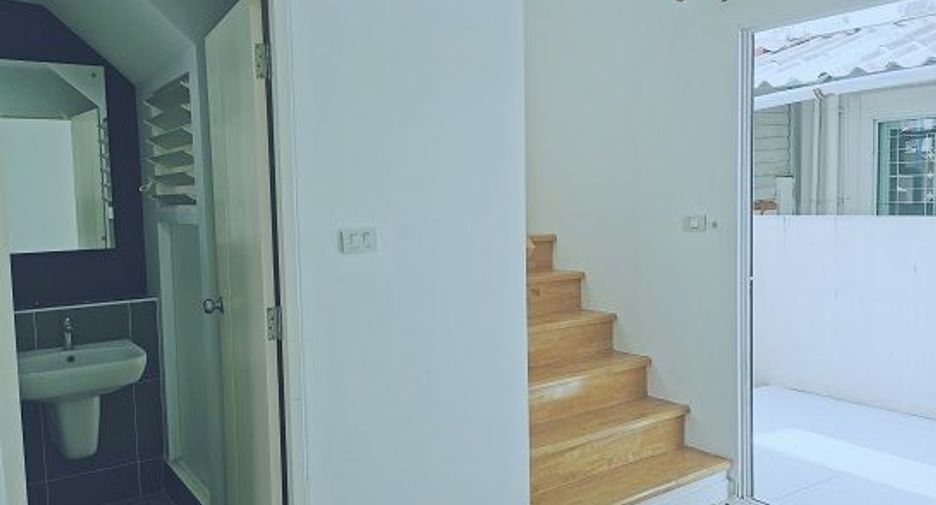 For sale 2 bedrooms townhouse in Phra Samut Chedi, Samut Prakan