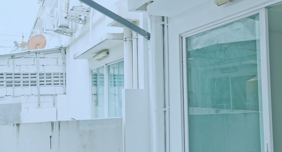 For sale 2 bedrooms townhouse in Phra Samut Chedi, Samut Prakan
