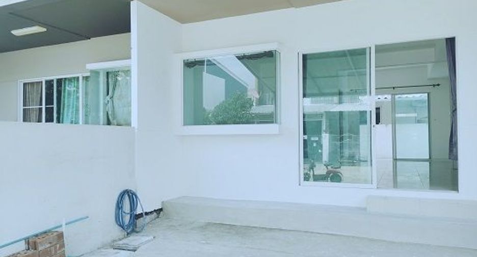 For sale 2 bedrooms townhouse in Phra Samut Chedi, Samut Prakan