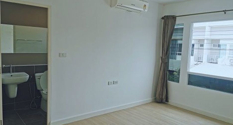 For sale 2 bedrooms townhouse in Phra Samut Chedi, Samut Prakan