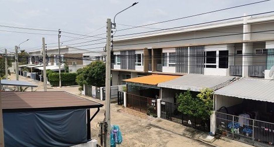 For sale 2 bedrooms townhouse in Phra Samut Chedi, Samut Prakan