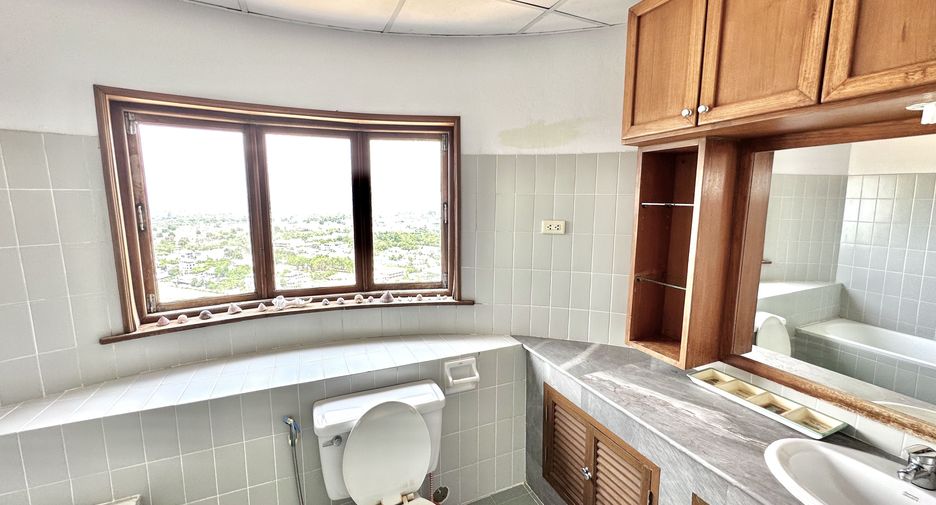 For sale and for rent 1 bed condo in Sattahip, Chonburi