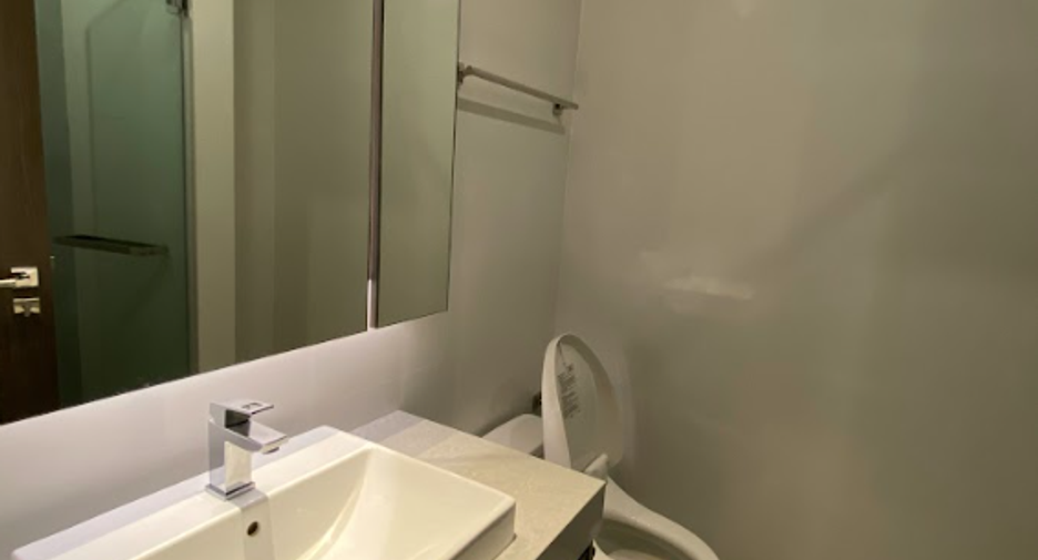 For sale and for rent 3 bedrooms condo in Khlong Toei, Bangkok