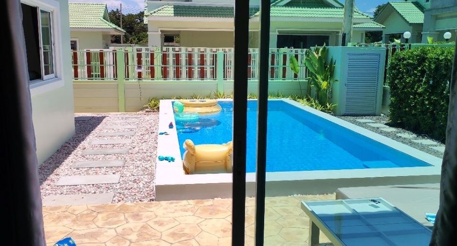 For rent 4 bedrooms villa in Bang Lamung, Chonburi