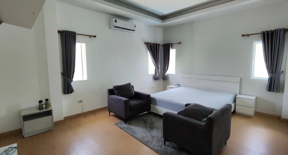 For rent 4 bedrooms villa in Bang Lamung, Chonburi
