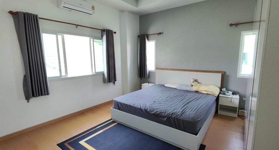 For rent 4 bedrooms villa in Bang Lamung, Chonburi