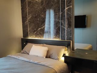 For sale and for rent 1 bed condo in Watthana, Bangkok