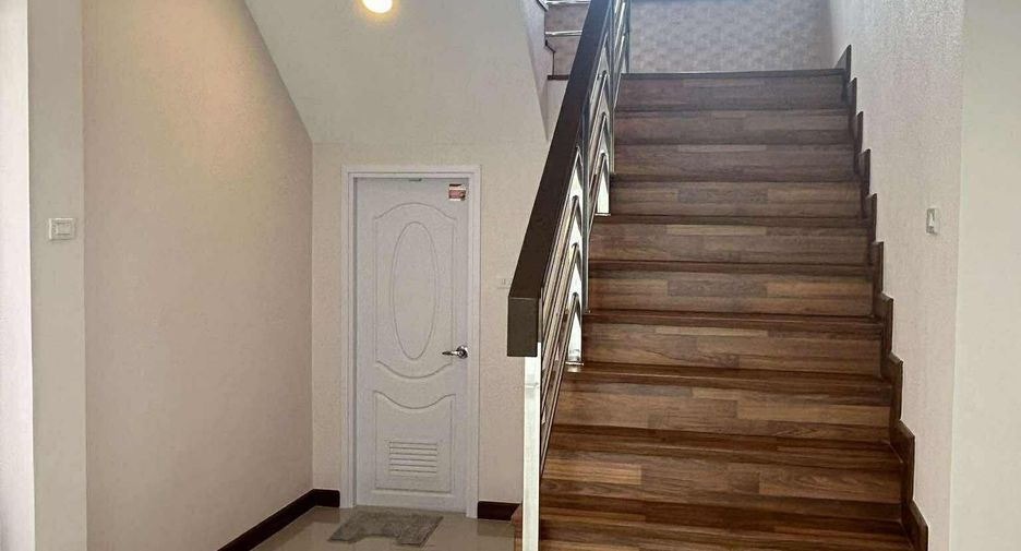 Casa en alquiler de 4 habitaciones en Hang Dong, Chiang Mai