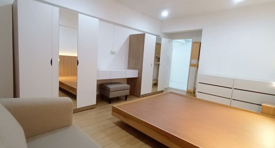 For sale 2 bedrooms condo in Phaya Thai, Bangkok