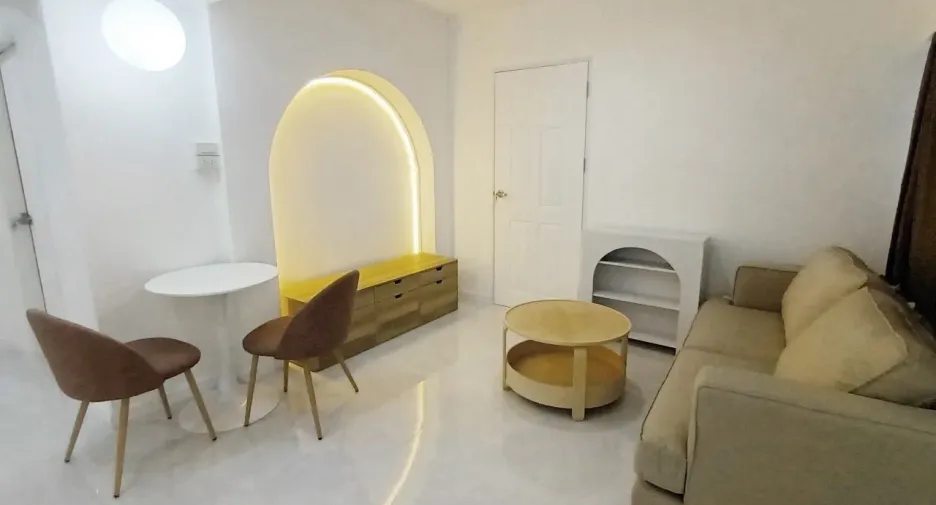 For sale 2 bedrooms condo in Phaya Thai, Bangkok