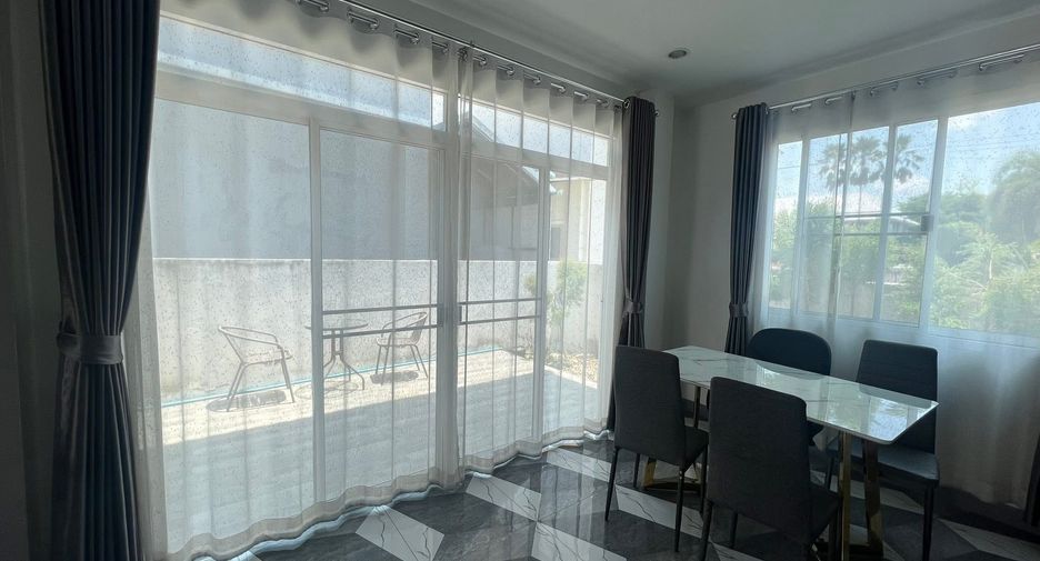 For rent 3 bedrooms house in Mueang Chiang Mai, Chiang Mai