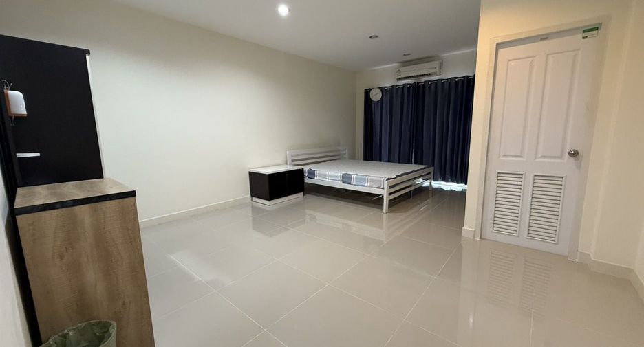 For rent 2 bedrooms townhouse in Mueang Chiang Mai, Chiang Mai